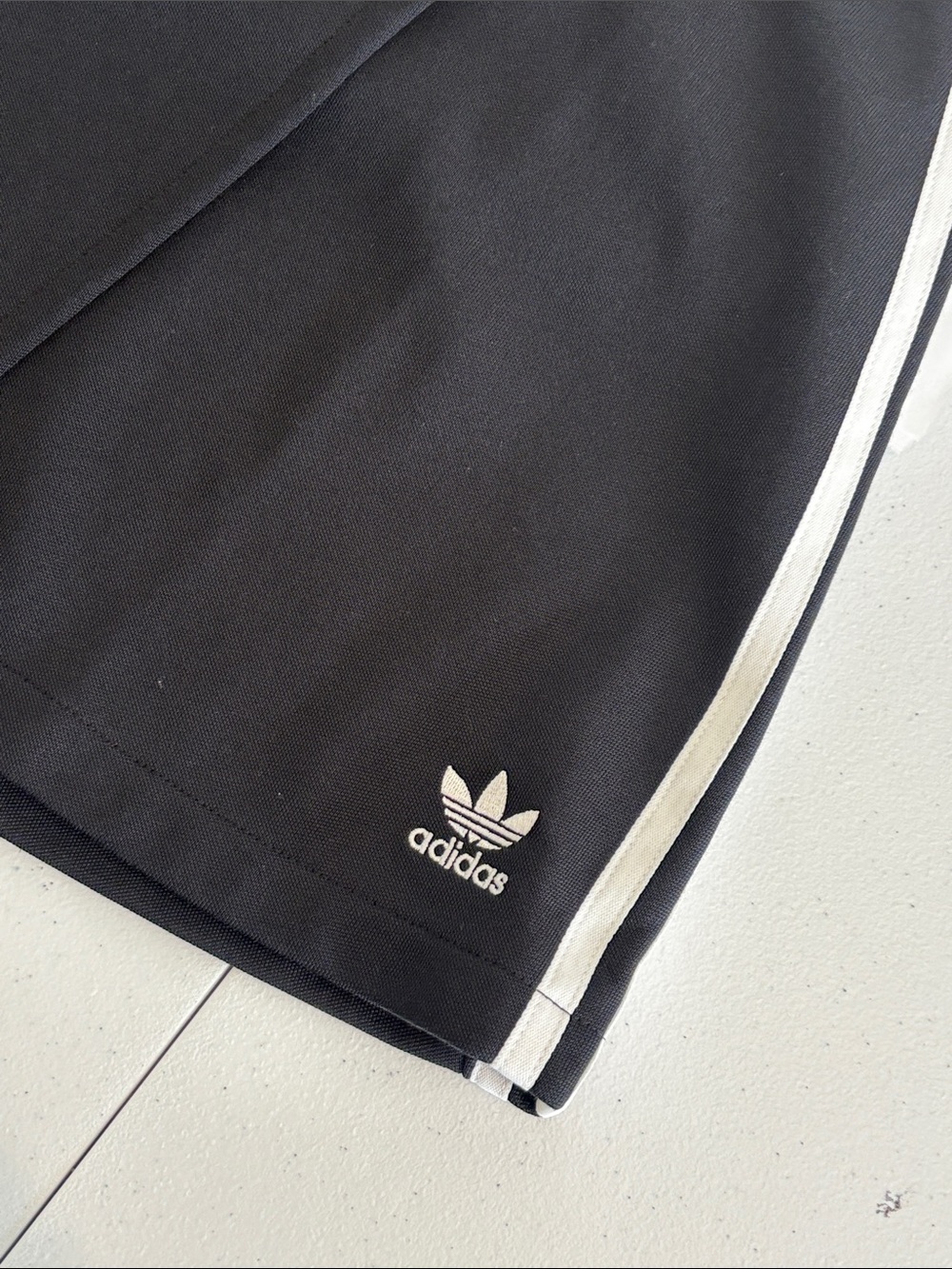 ADIDAS ORIGINALS Women’s ADICOLOR 3-STRIPES SHORT WRAPPING SKIRT black sz large - Picture 7 of 15